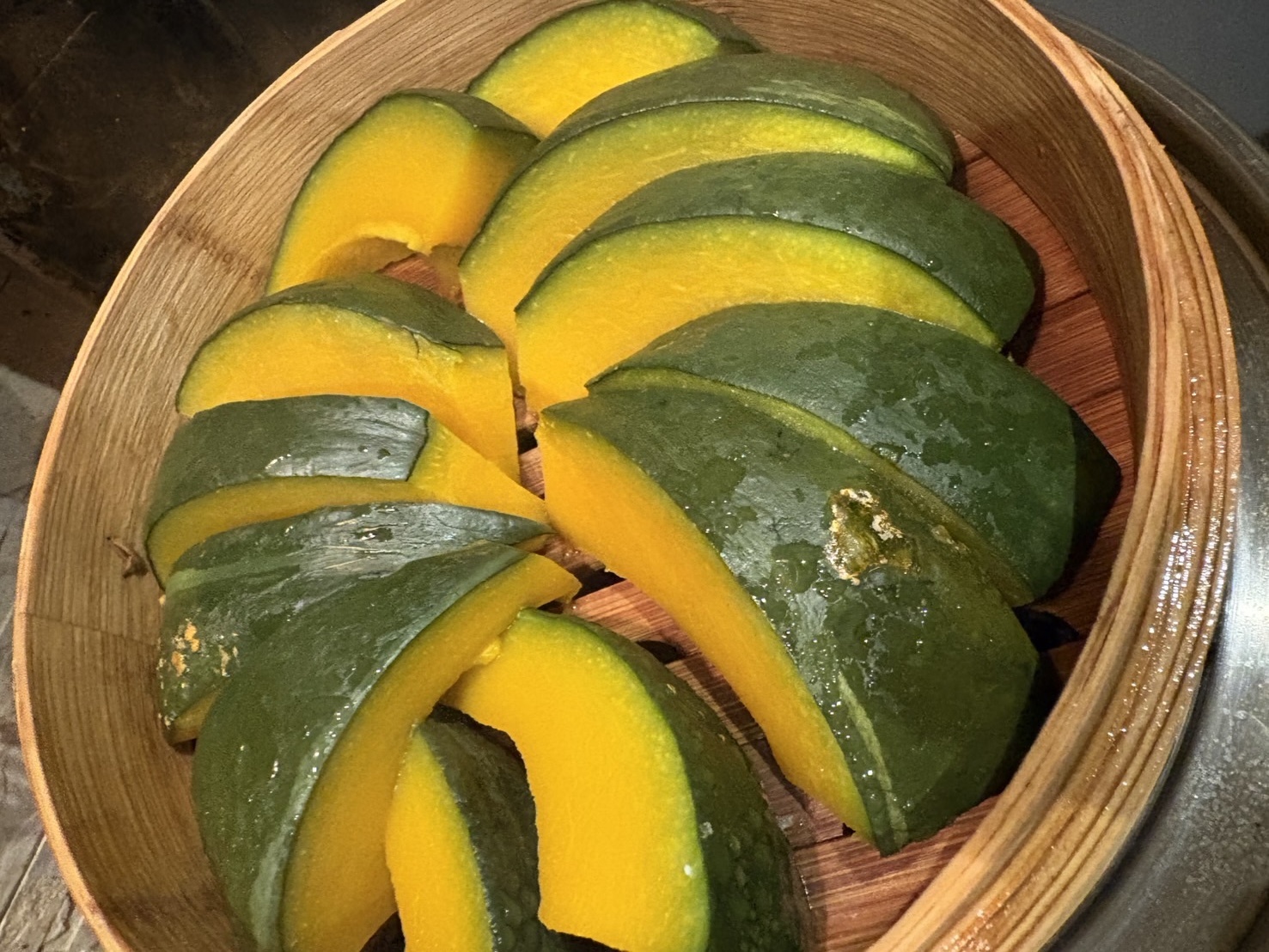地域の食材を楽しむ朝食